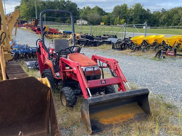 Image of Massey Ferguson GC2310 equipment image 3