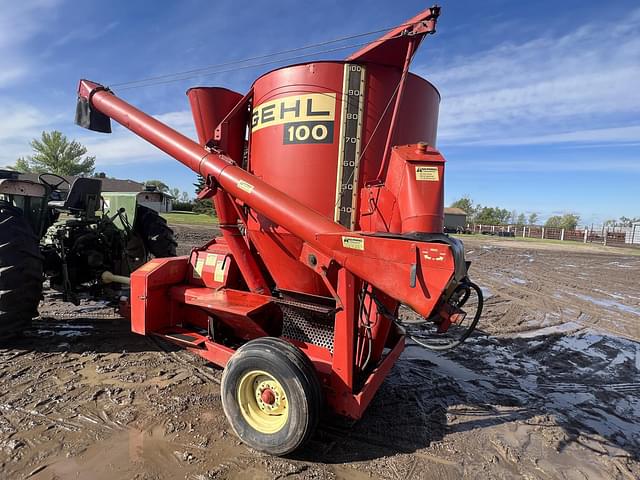 Image of Gehl 100 equipment image 2