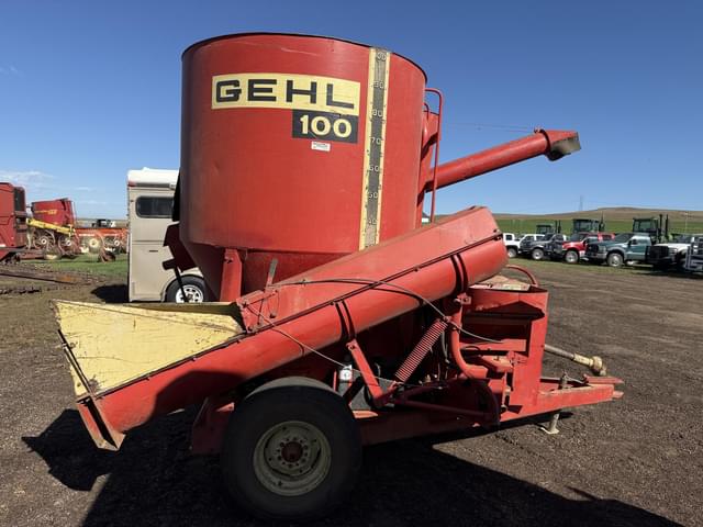 Image of Gehl 100 equipment image 3