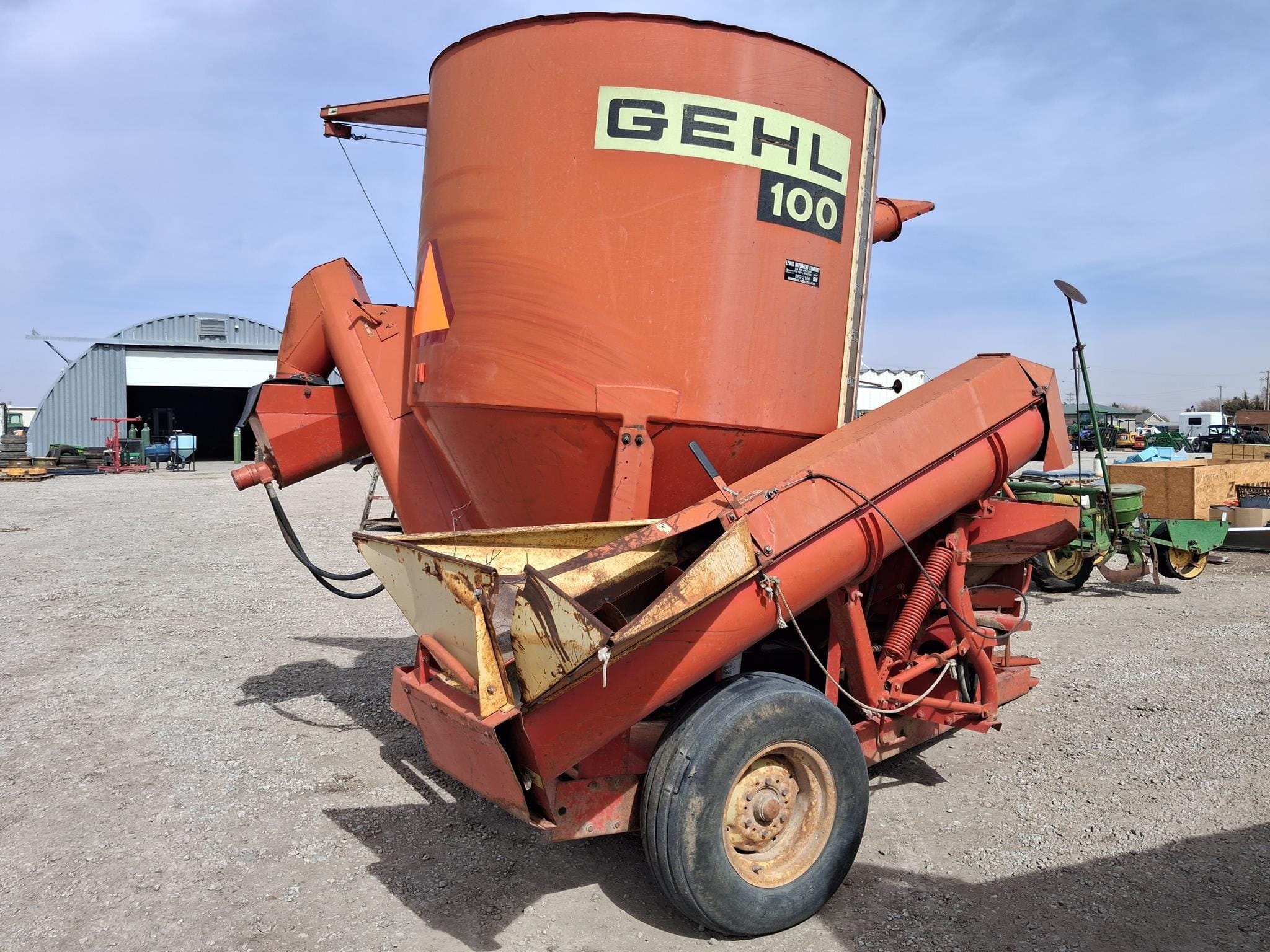 Gehl 100 Equipment Image0