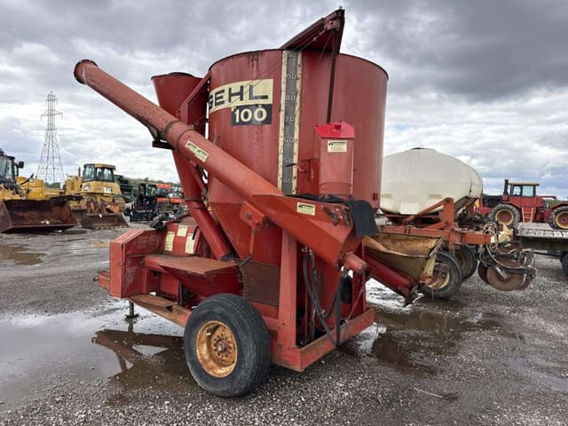 Image of Gehl 100 equipment image 1