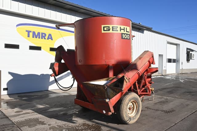 Image of Gehl 100 equipment image 2