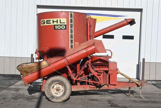 Image of Gehl 100 equipment image 1