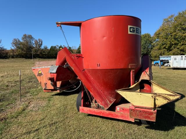 Image of Gehl 100 equipment image 1