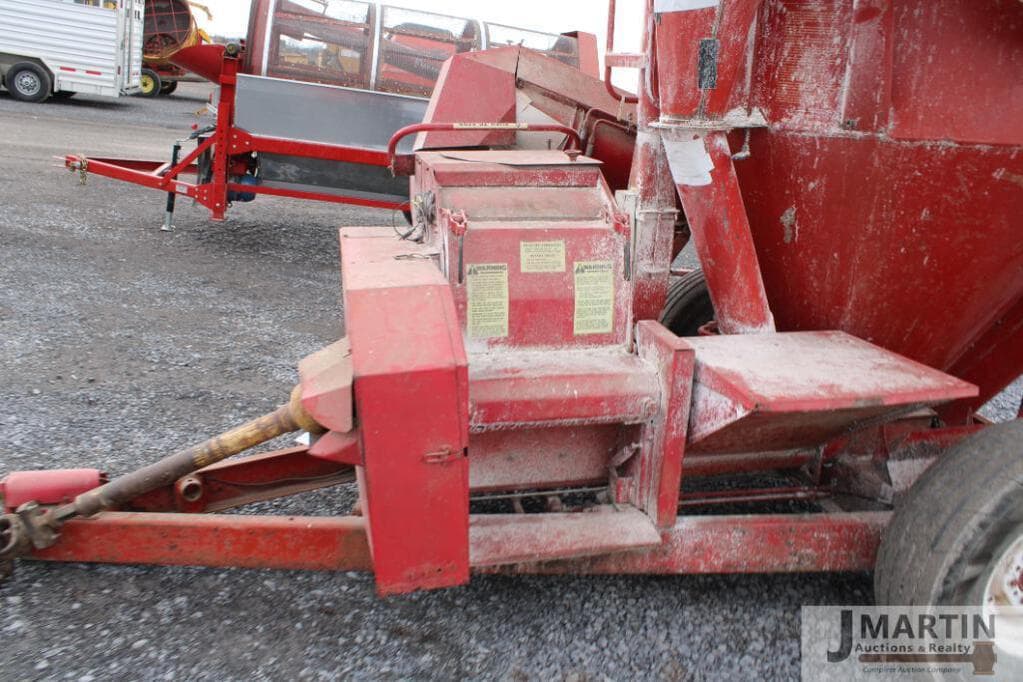 Gehl 100 Hay and Forage Grinders/Mixers for Sale Tractor Zoom