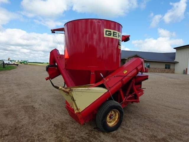 Image of Gehl 100 equipment image 3