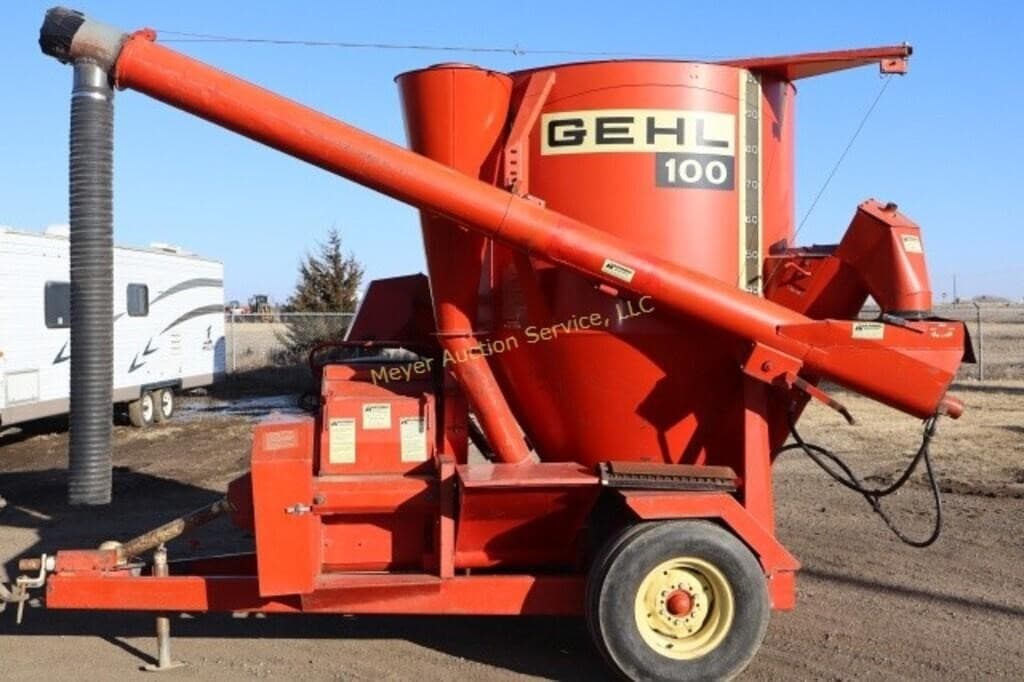 Image of Gehl 100 Primary image