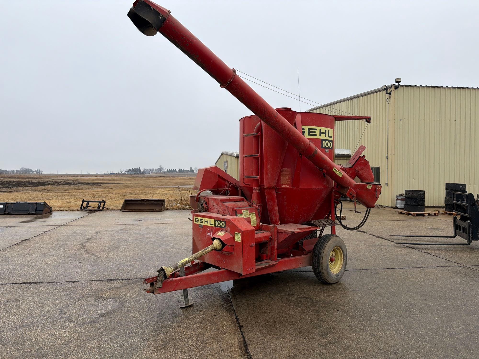 Gehl 100 Equipment Image0