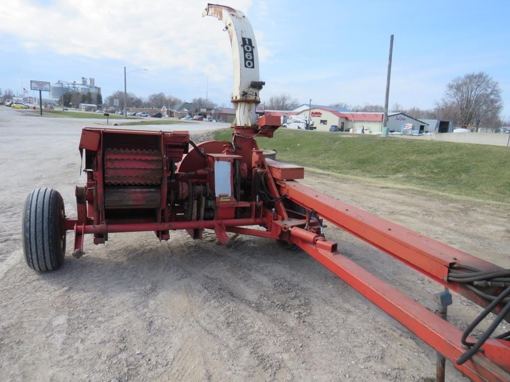 Gehl 1060 Equipment Image0