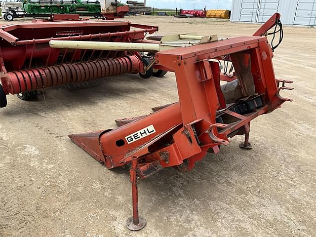 Image of Gehl 1060 equipment image 3