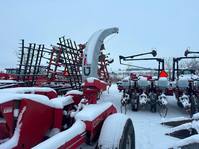 Image of Gehl 1065 equipment image 3