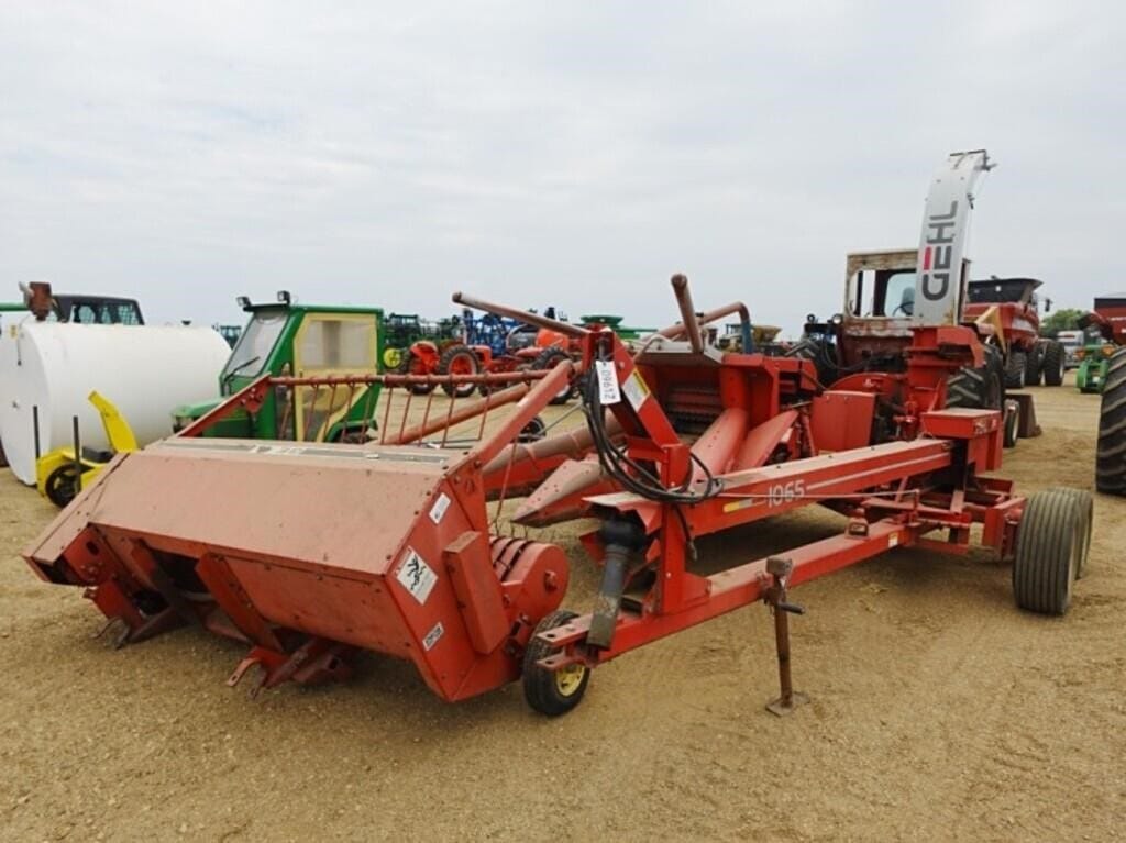 Gehl 1065 Equipment Image0