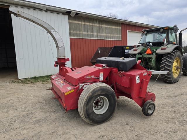 Image of Gehl 1075 equipment image 1