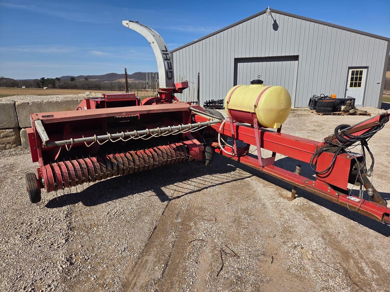 Gehl 1075 Equipment Image0