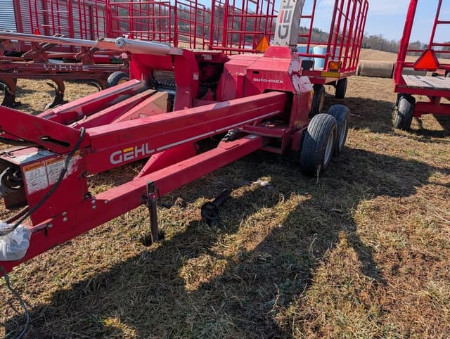 Image of Gehl 1085 equipment image 1