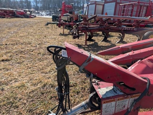 Image of Gehl 1085 equipment image 3