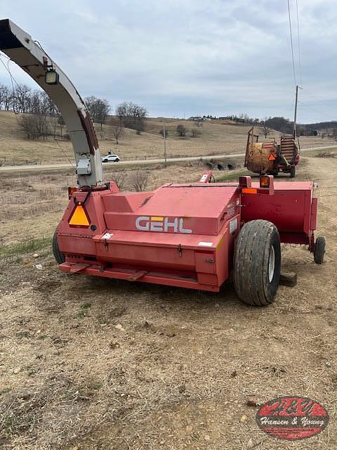 Image of Gehl 1085 equipment image 2