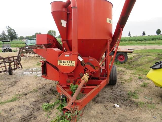 Image of Gehl 120 equipment image 1