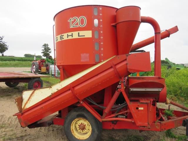 Image of Gehl 120 equipment image 3