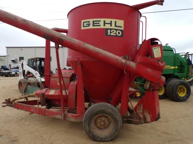 Image of Gehl 120 equipment image 3