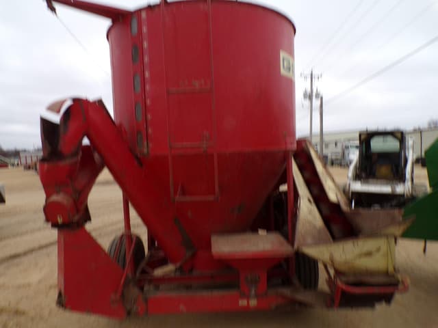 Image of Gehl 120 equipment image 4