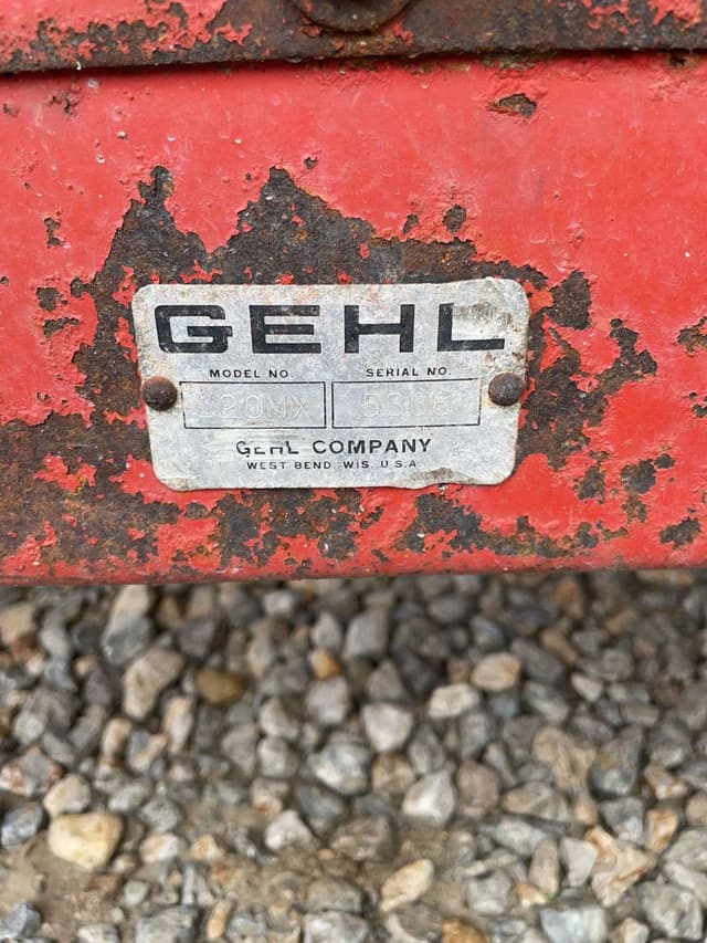 Image of Gehl 120 equipment image 4