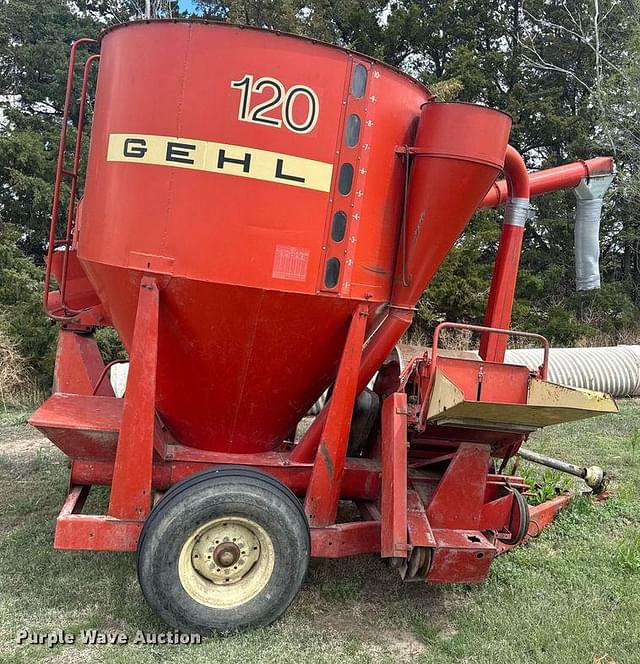 Image of Gehl 120 equipment image 3