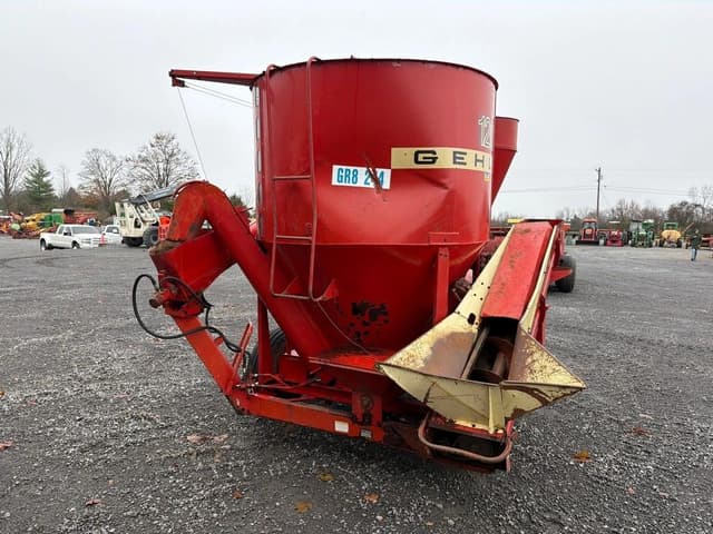 Image of Gehl 120 equipment image 4