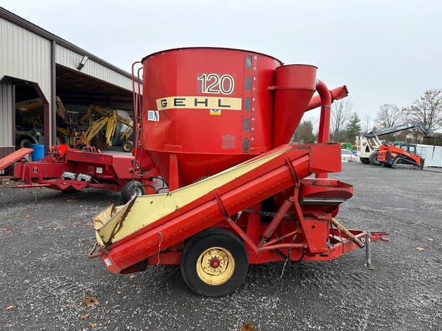 Image of Gehl 120 equipment image 3