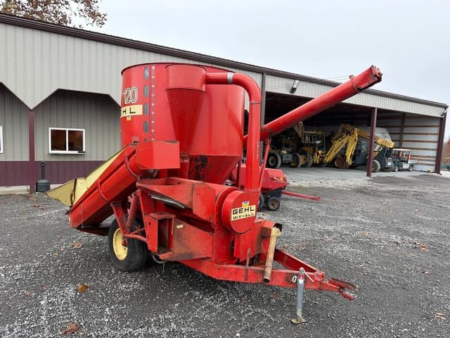 Image of Gehl 120 equipment image 2