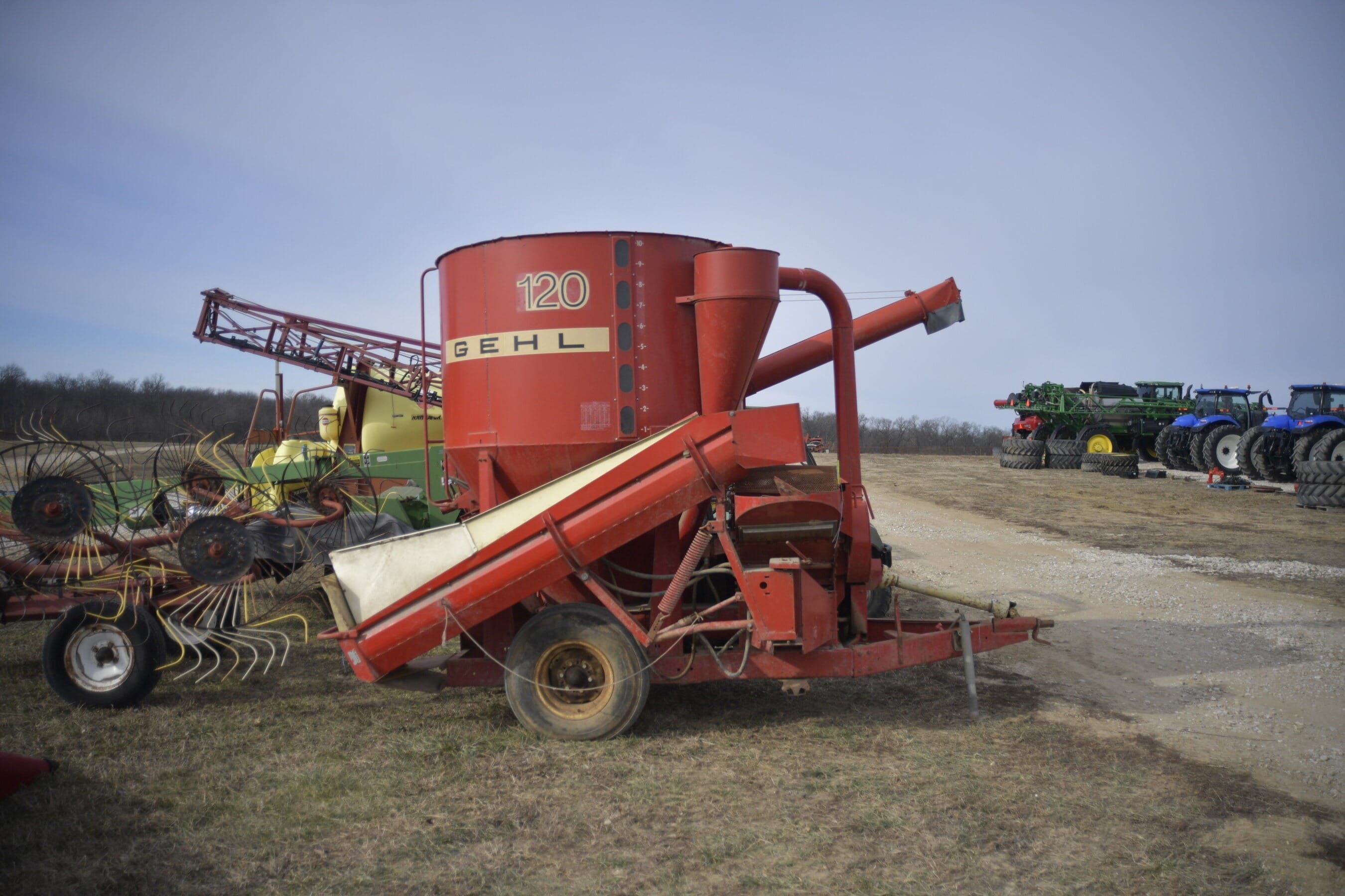 Gehl 120 Equipment Image0