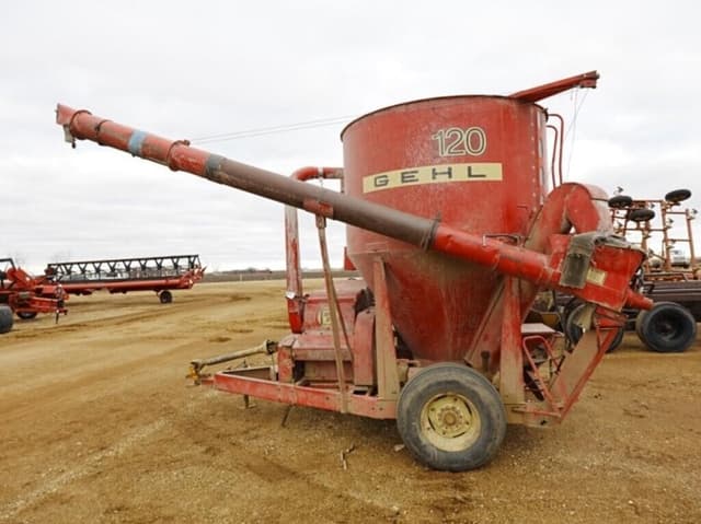 Image of Gehl 120 equipment image 3