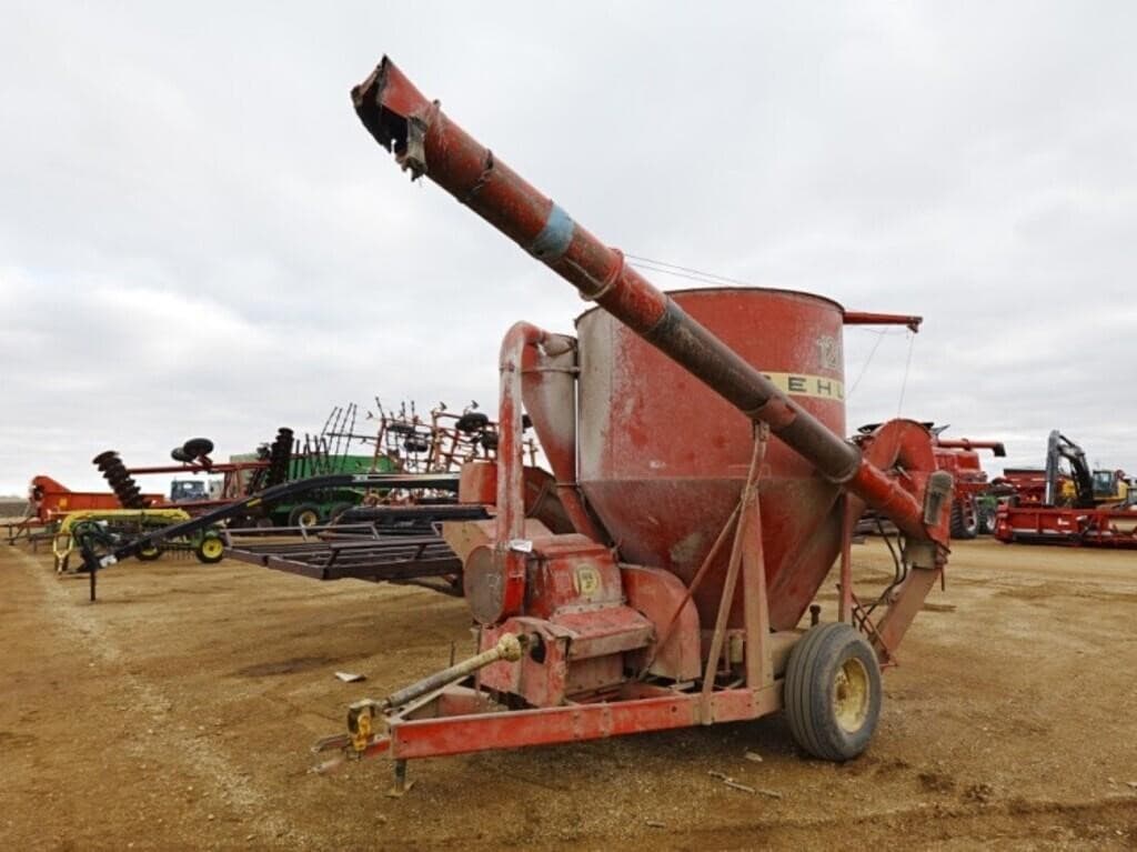 Image of Gehl 120 Primary image