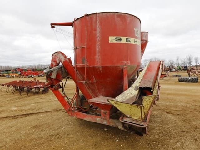 Image of Gehl 120 equipment image 2