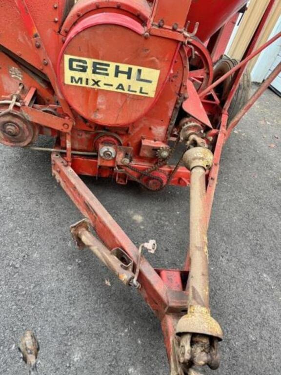 Image of Gehl 120 equipment image 2