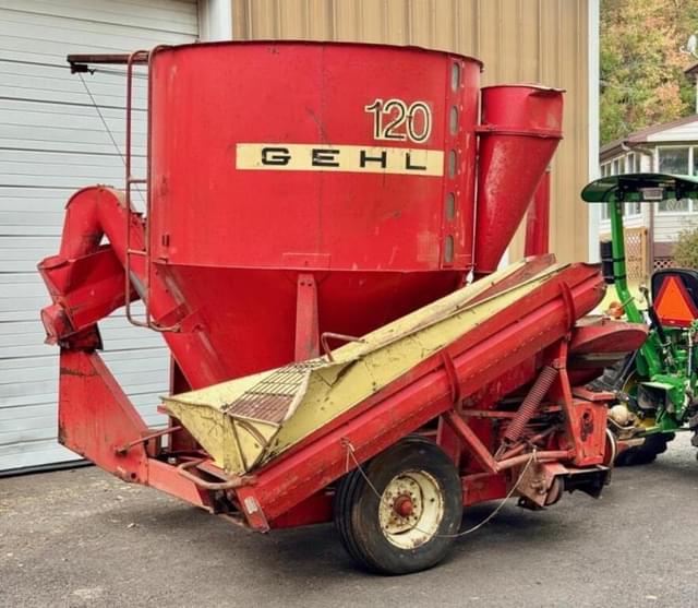 Image of Gehl 120 equipment image 3