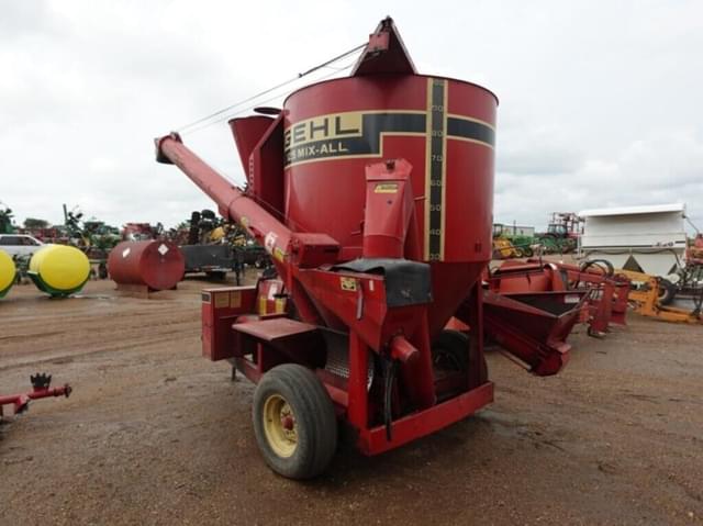 Image of Gehl 125 equipment image 3