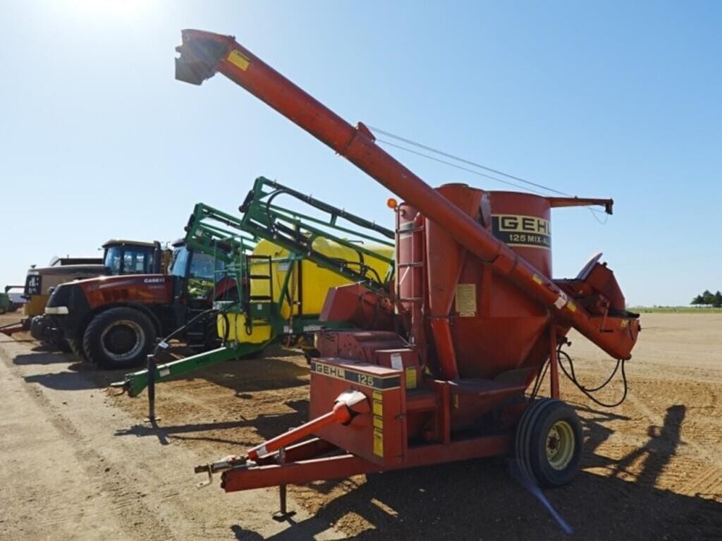 Gehl 125 Equipment Image0