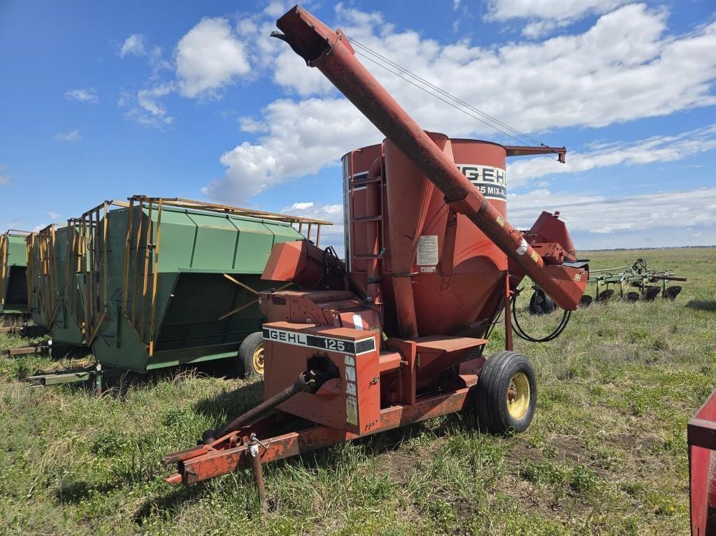 Gehl MX125 Equipment Image0