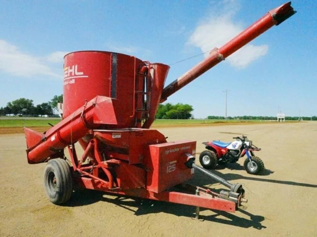 Gehl 125 Equipment Image0
