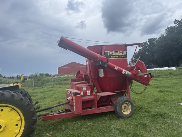 Image of Gehl 125 equipment image 1