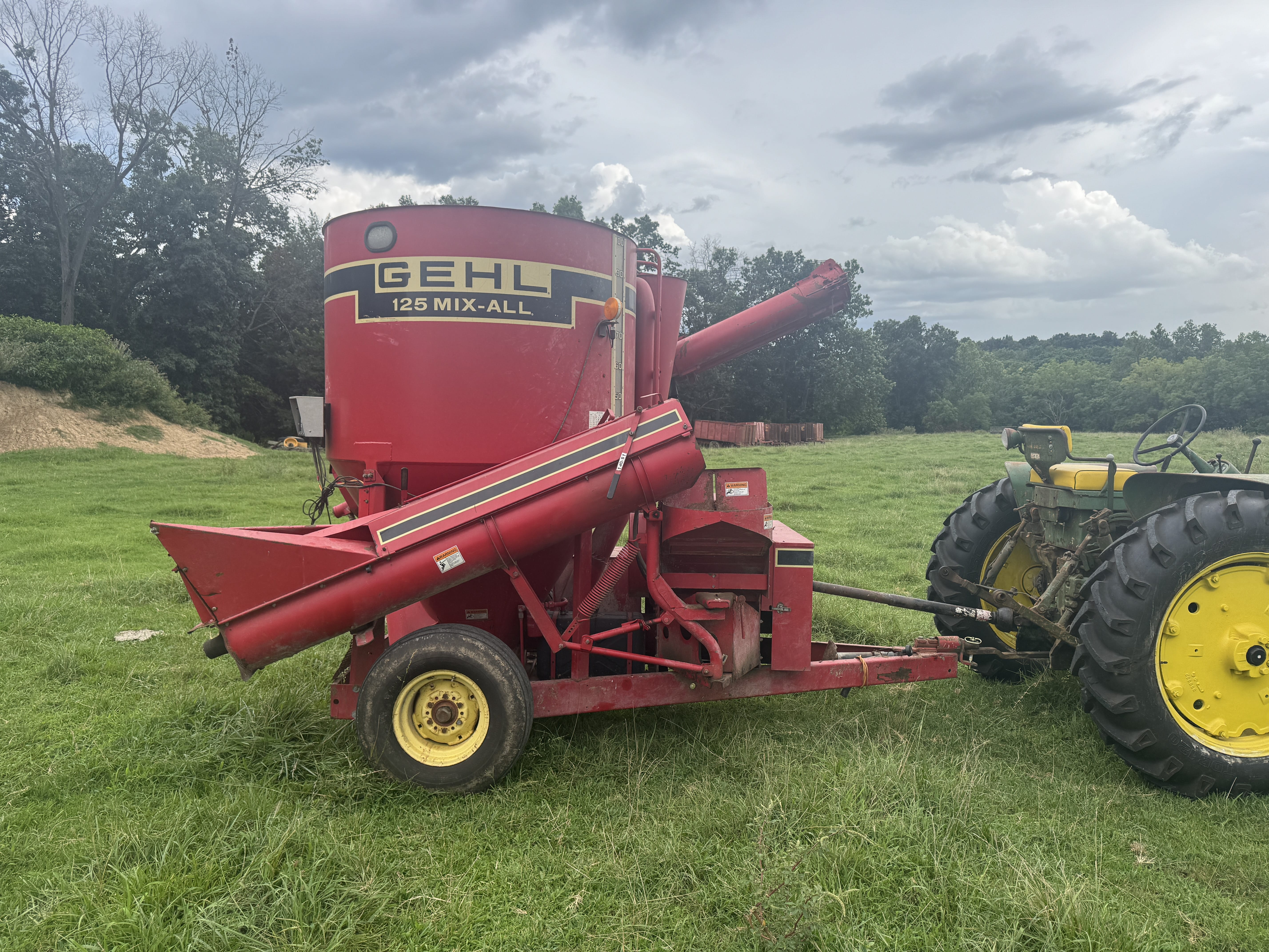 Gehl 125 Equipment Image0