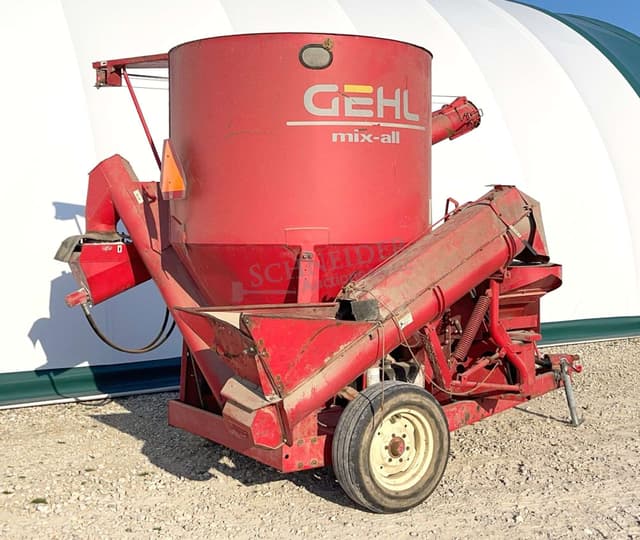 Image of Gehl 125 equipment image 4