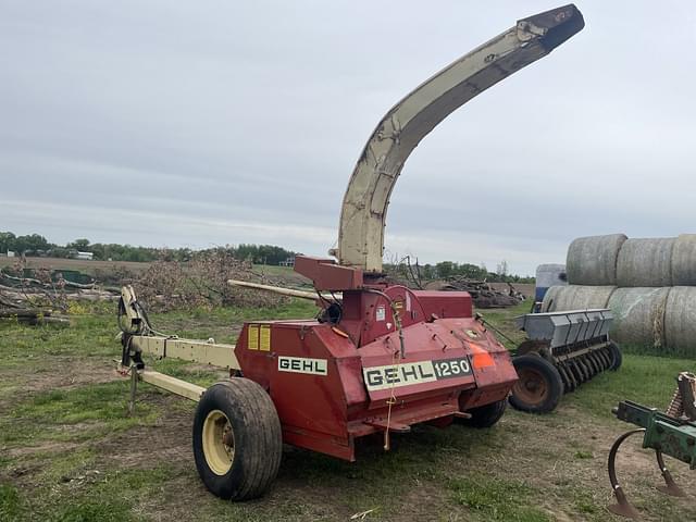 Image of Gehl 1250 equipment image 1