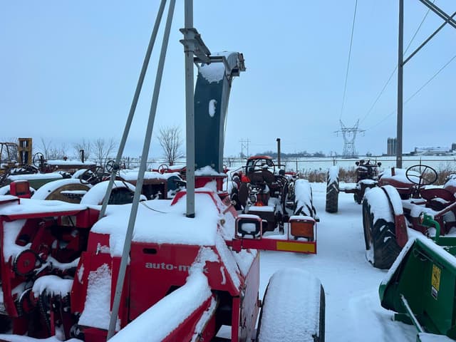 Image of Gehl 1285 equipment image 1