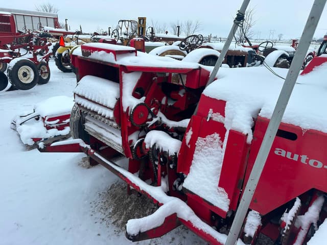 Image of Gehl 1285 equipment image 2