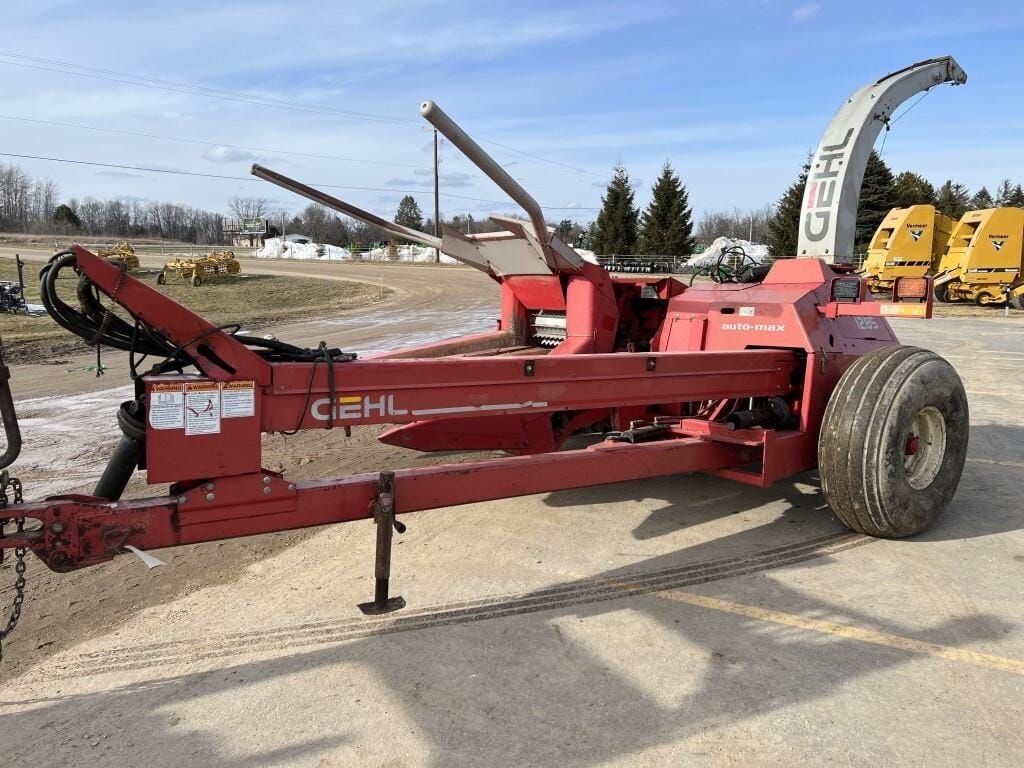 Main image Gehl 1285