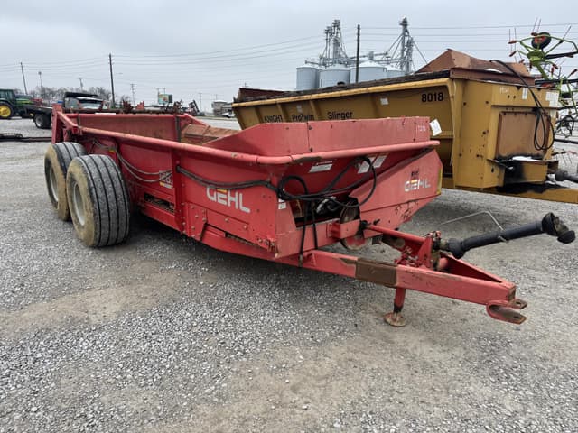 Image of Gehl 1287 equipment image 2