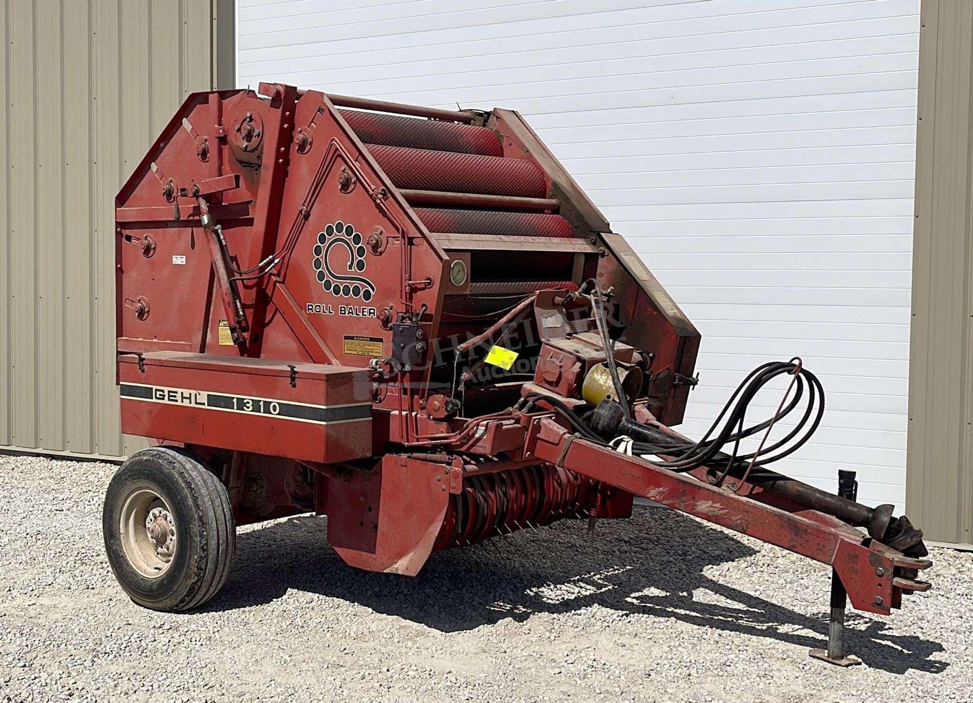 Main image Gehl 1310