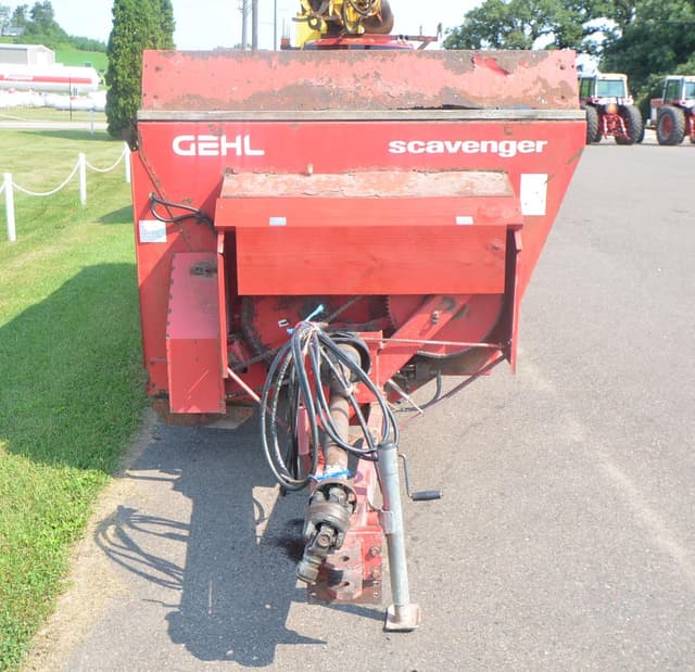 Image of Gehl 1315 equipment image 1